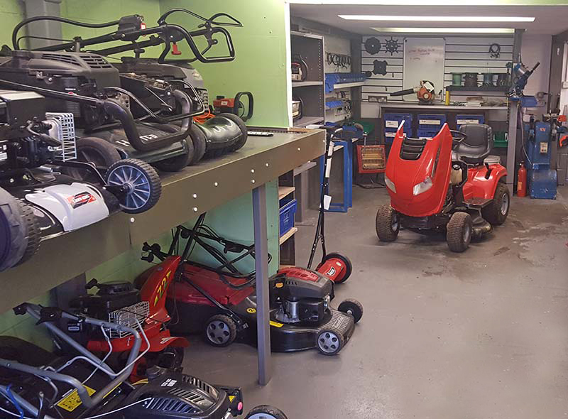 Garden Machinery, sales, service and repairs, spares and hiring of all garden mowers and horticulture equipment, Burton on trent and ollerton